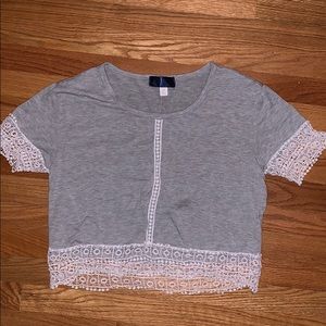 Grey t-shirt with white detailing